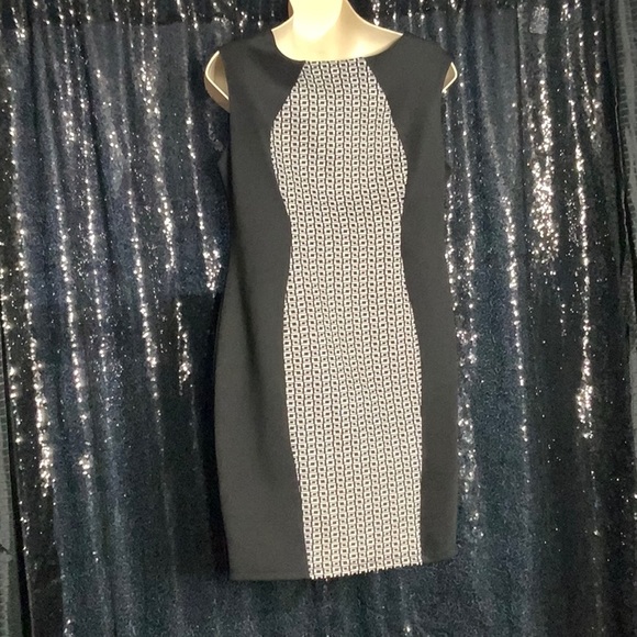 Cute little number  for fall and spring - Picture 3 of 3